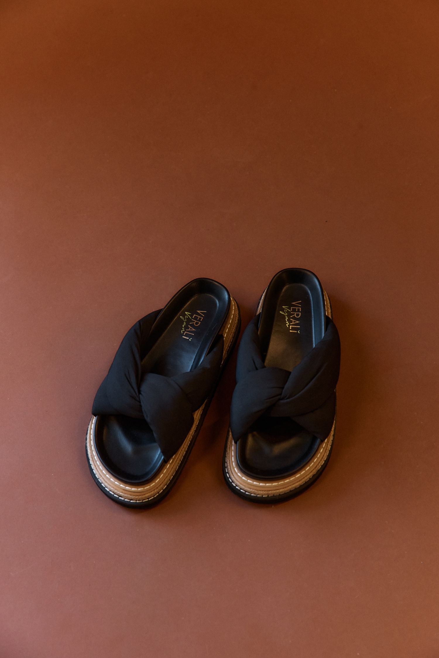 Thames Flatform Slides - Black