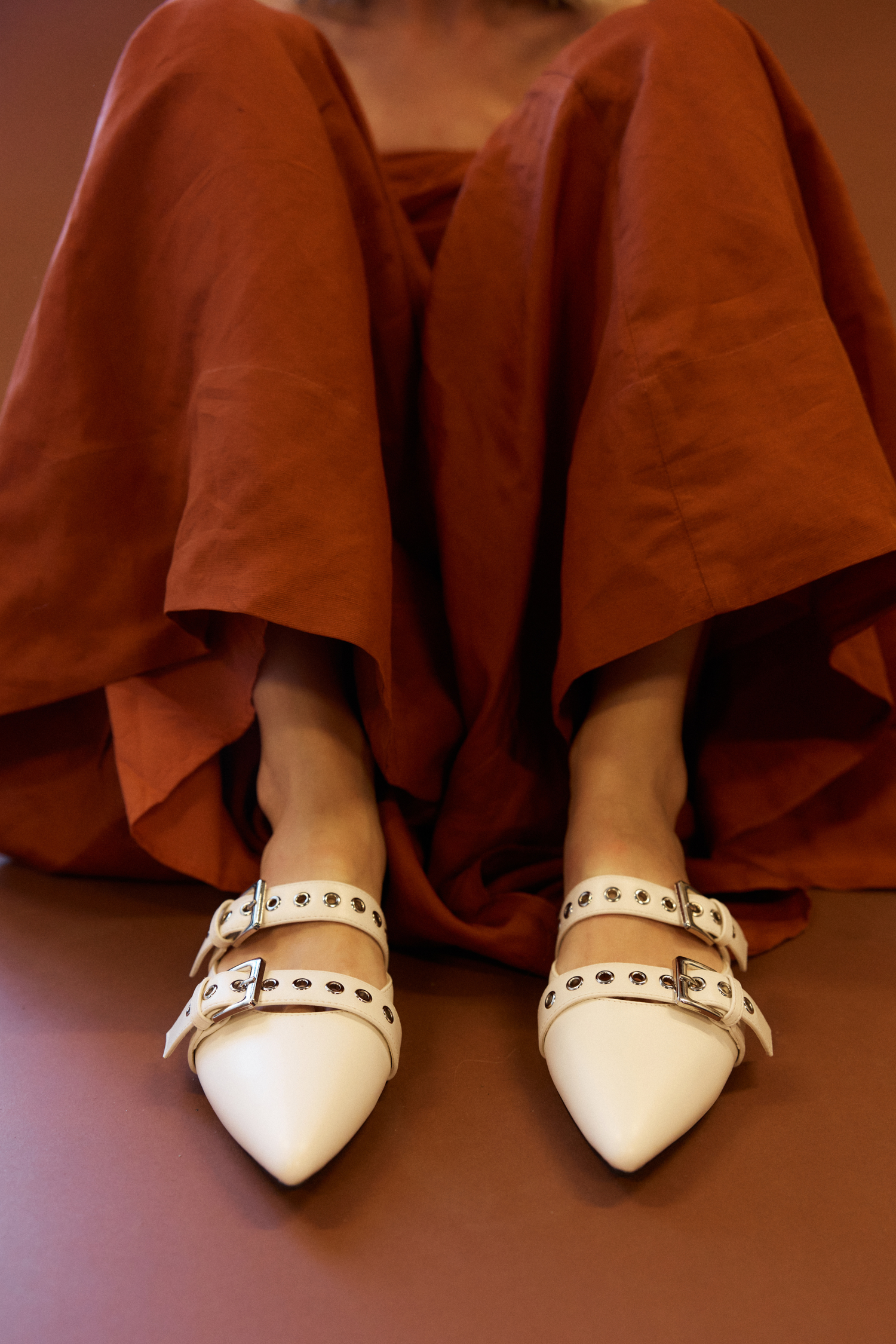 Indianna Point Toe Flats - Chalk White
