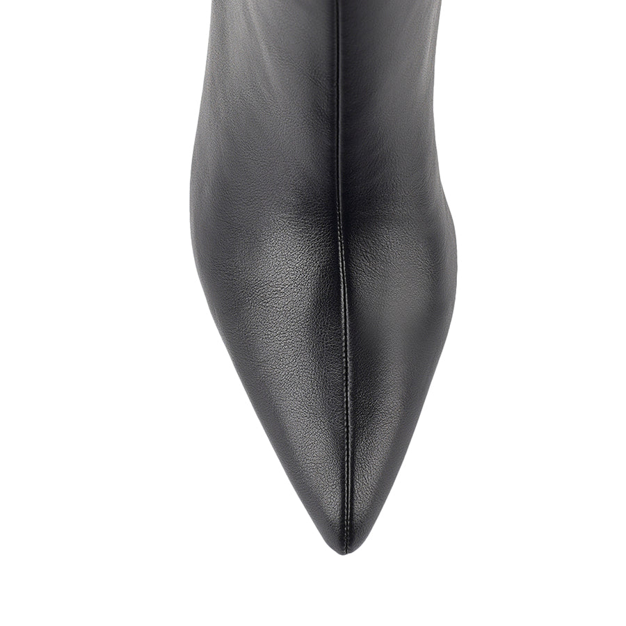 Women's black smooth knee high stiletto boot with pointed toe