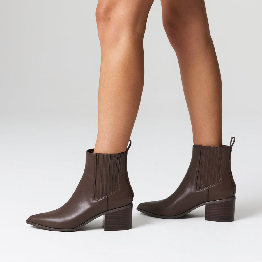 Fillipin Chelsea Ankle Boots - Chocolate Brown