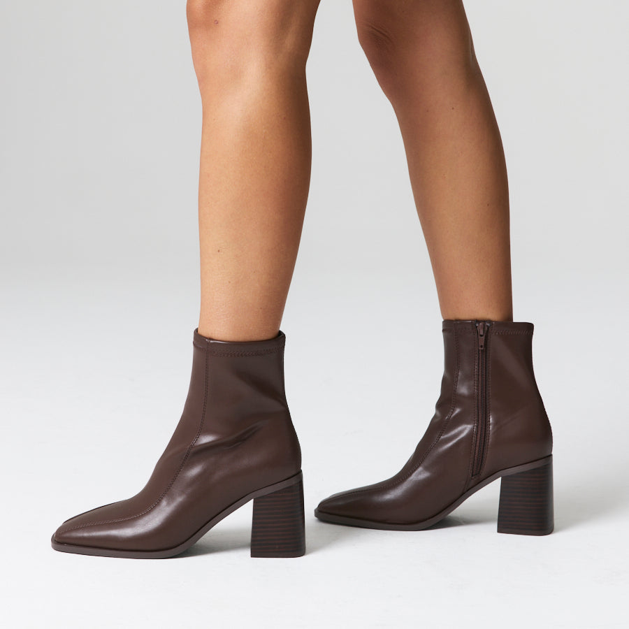 Lively Stretch Ankle Boots - Chocolate Brown
