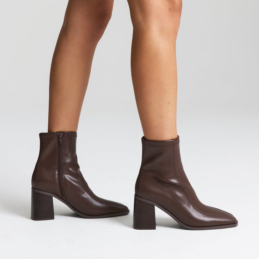 Lively Stretch Ankle Boots - Chocolate Brown