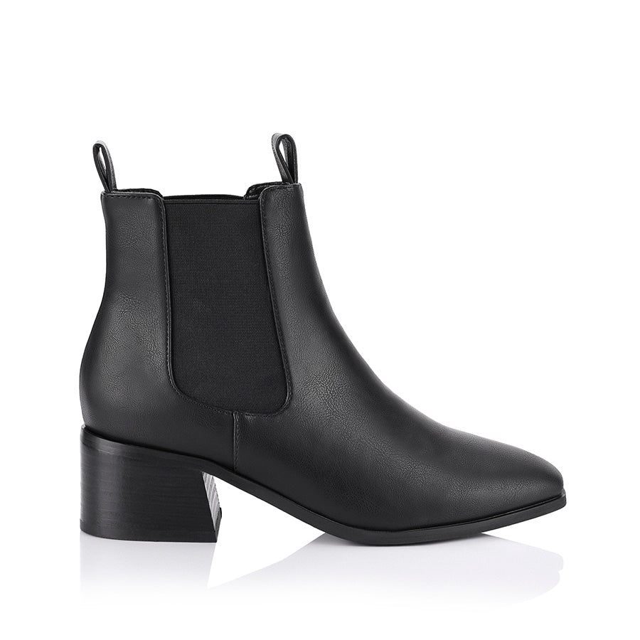 Women's black heeled chelsea ankle boot