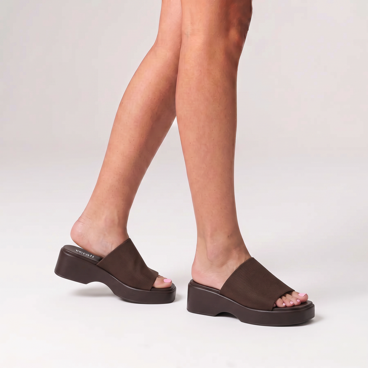 Cherry Flatform Slides - Chocolate Brown Mesh