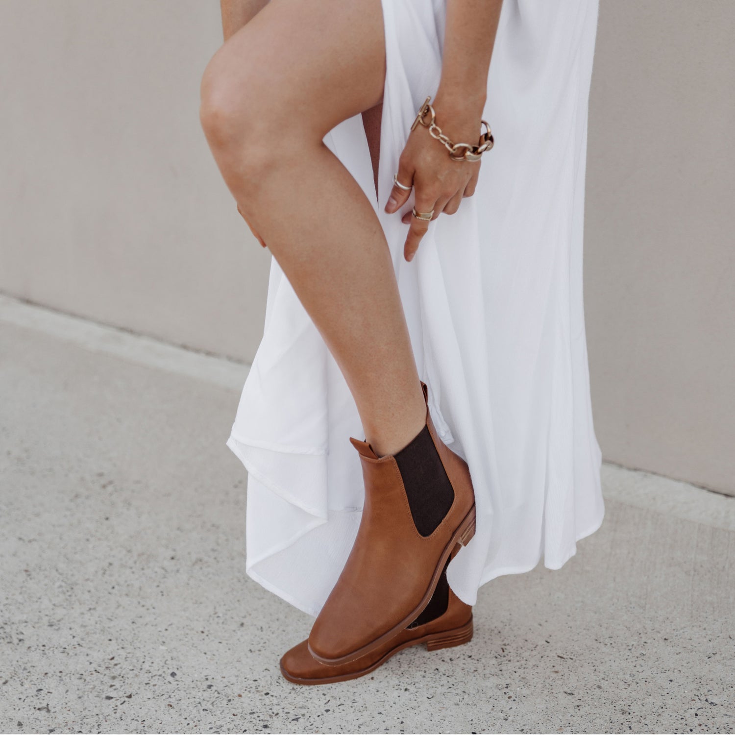 Harper Chelsea Boots - Tan Softee