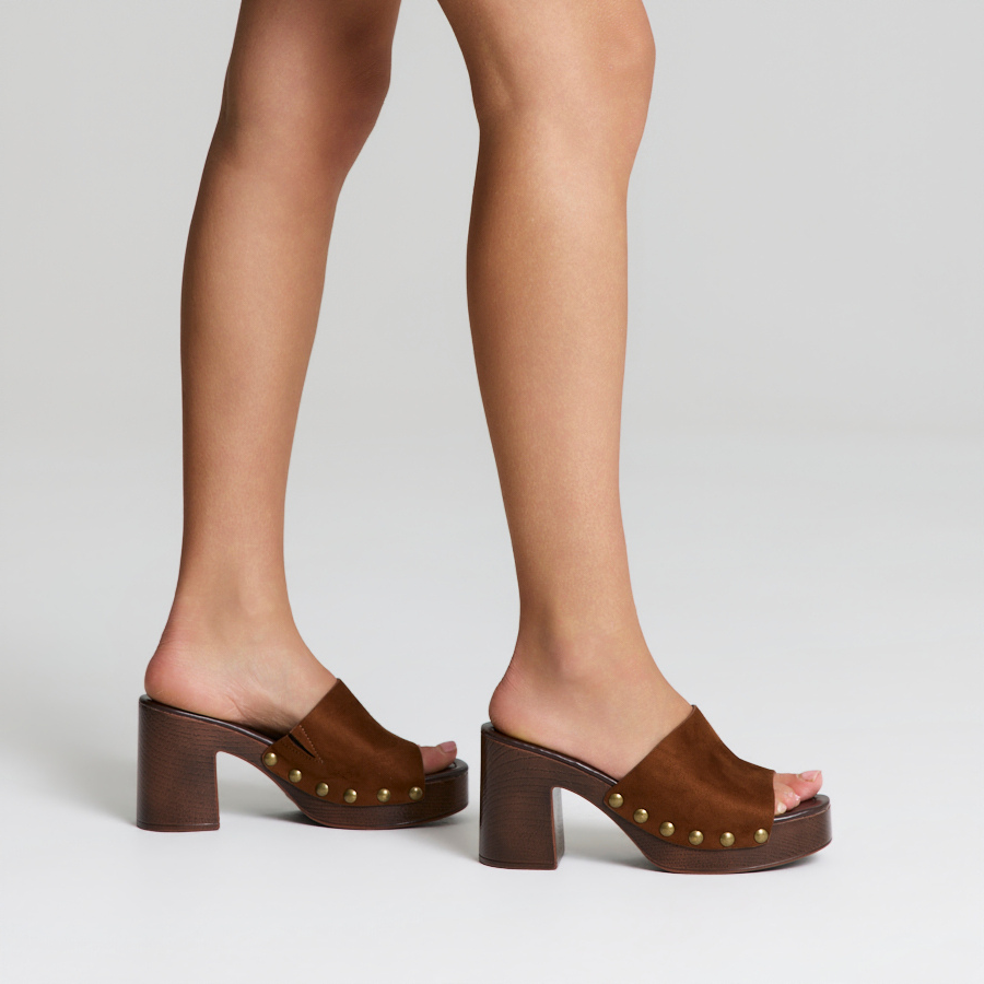 Frankie Clogs - Chestnut Tan Micro