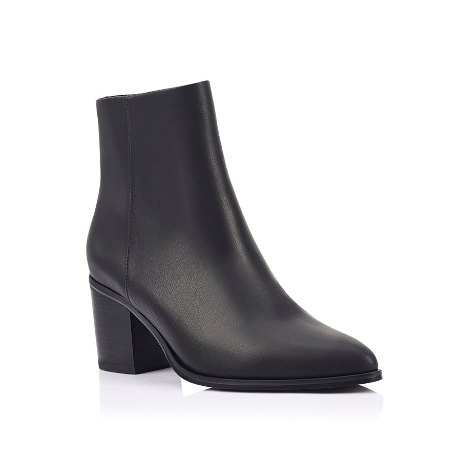Black ankle boot with zip closure and smooth upper