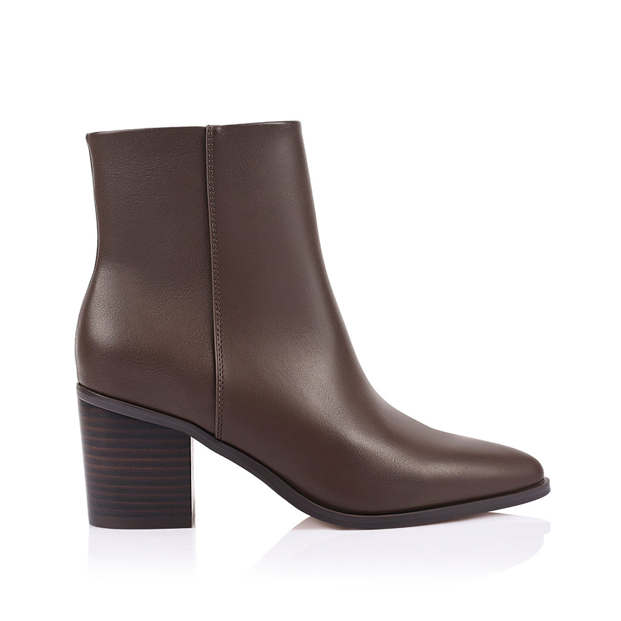 Brown ankle boot with zip closure and smooth upper