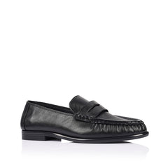 Black leather loafer with ruched toe vamp