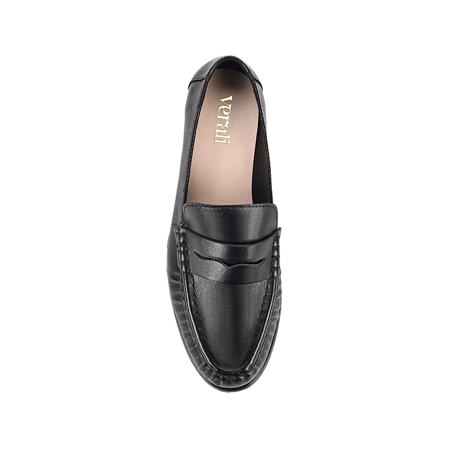 Black leather loafer with ruched toe vamp