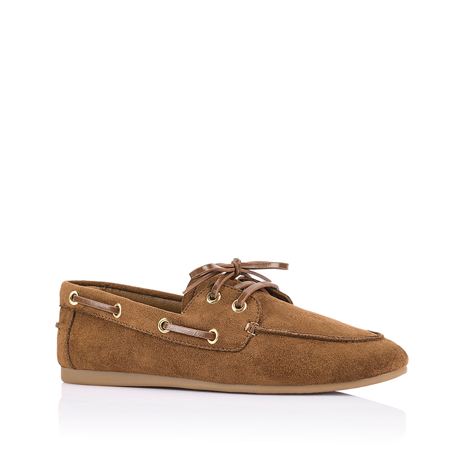 Microfibre boat shoe with a rounded toe shape and lace up detailing