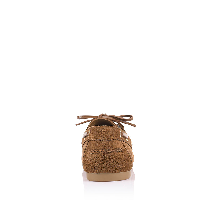 Microfibre boat shoe with a rounded toe shape and lace up detailing
