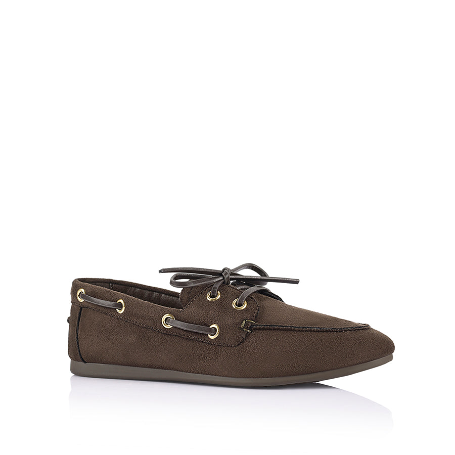Microfibre boat shoe with a rounded toe shape and lace up detailing