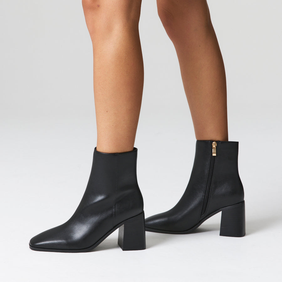 Lilo Ankle Boots - Black