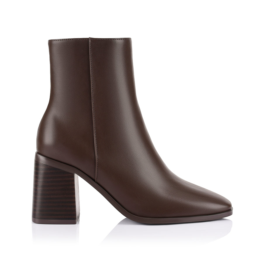 Brown ankle boots with a block heel, zip closure and square toe shape