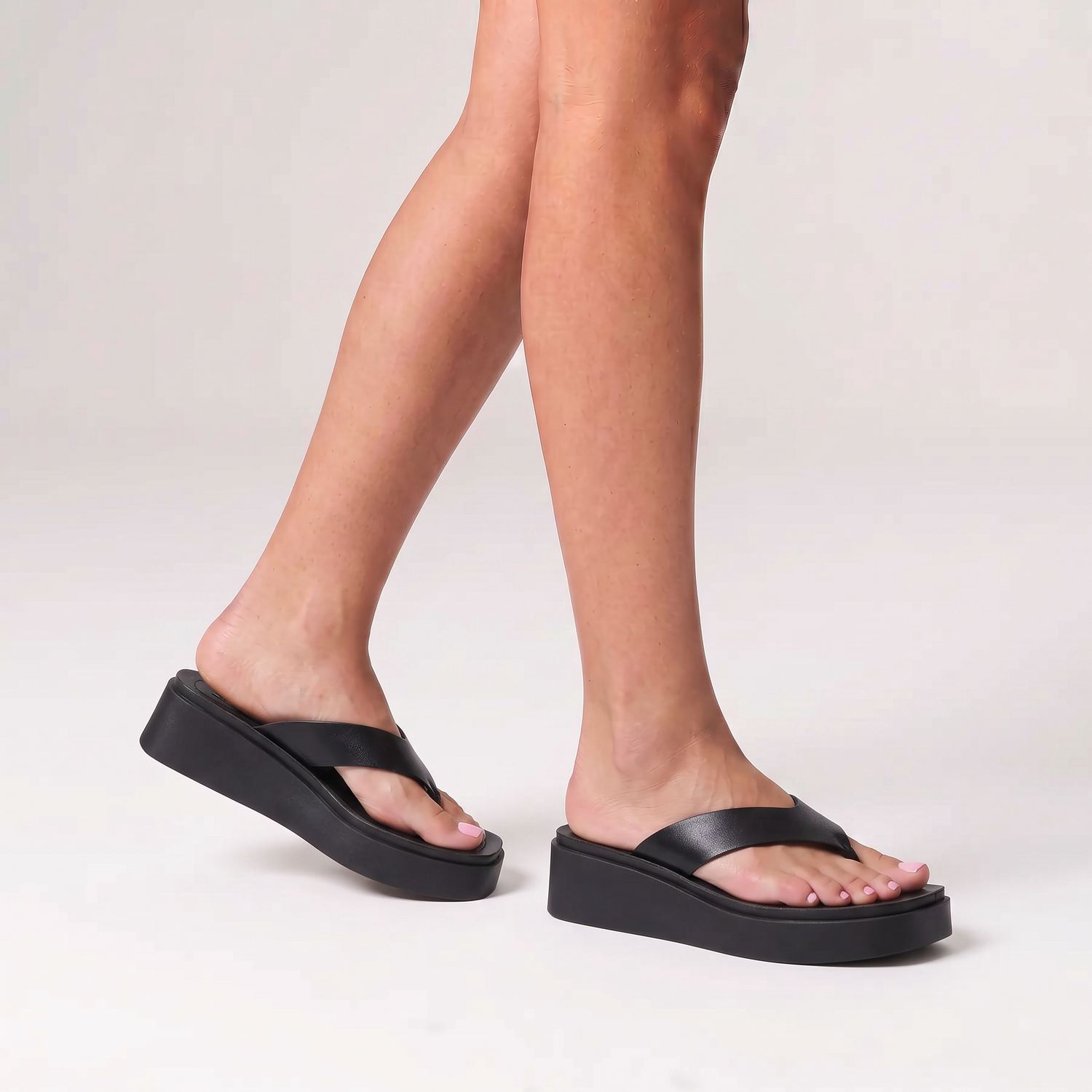 Raptor Flatform Thongs - Black