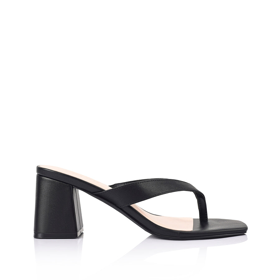 Women's black smooth block thong heel with square toe 