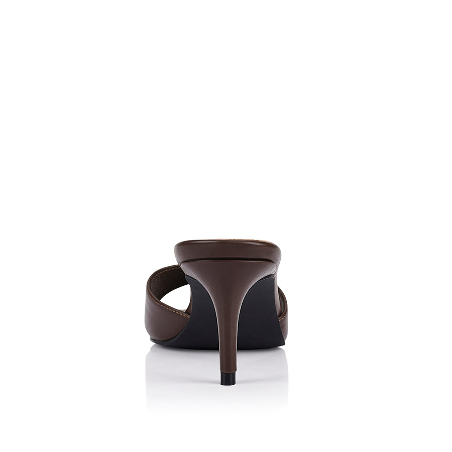 Women's slip on mule in vegan chocolate brown materials with square toe