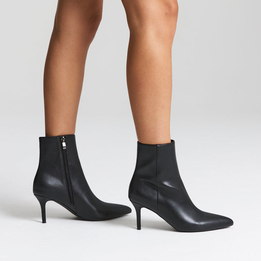 Beth Ankle Boots - Black