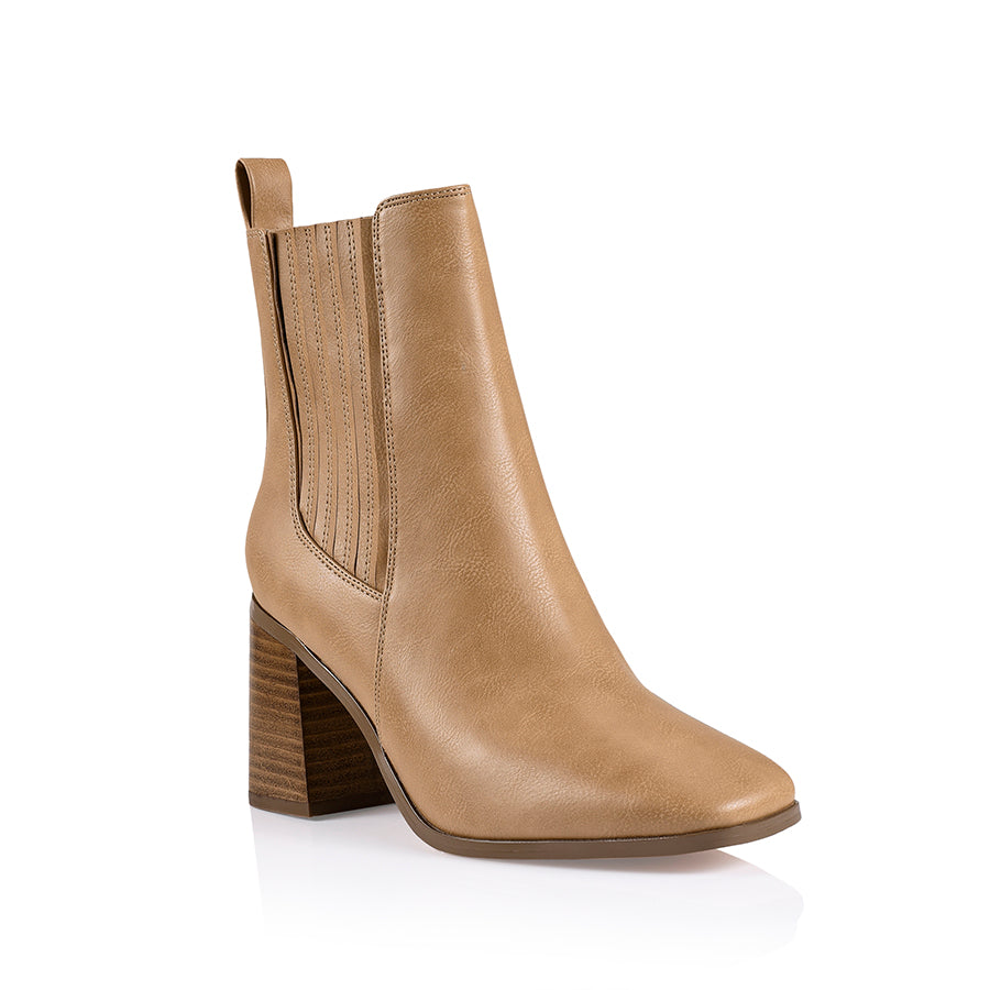 Limber Chelsea Ankle Boots - Caramel Softee
